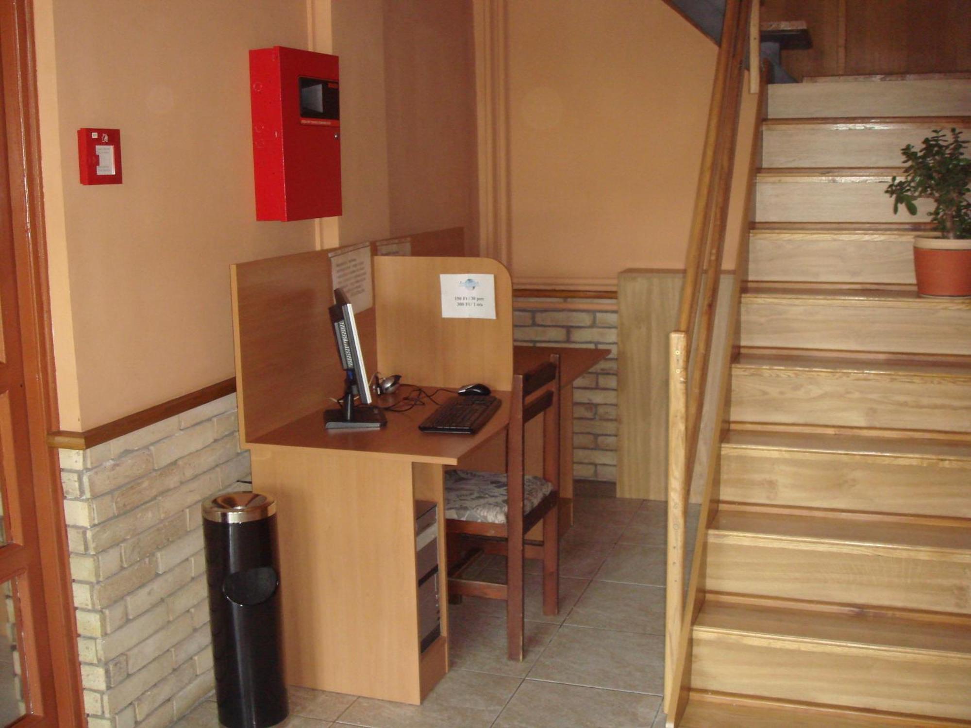 Platan Panzio Bed & Breakfast Nagyszenas Bagian luar foto